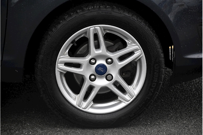 Ford Fiesta Zetec Hatchback 1.2 Manual Petrol