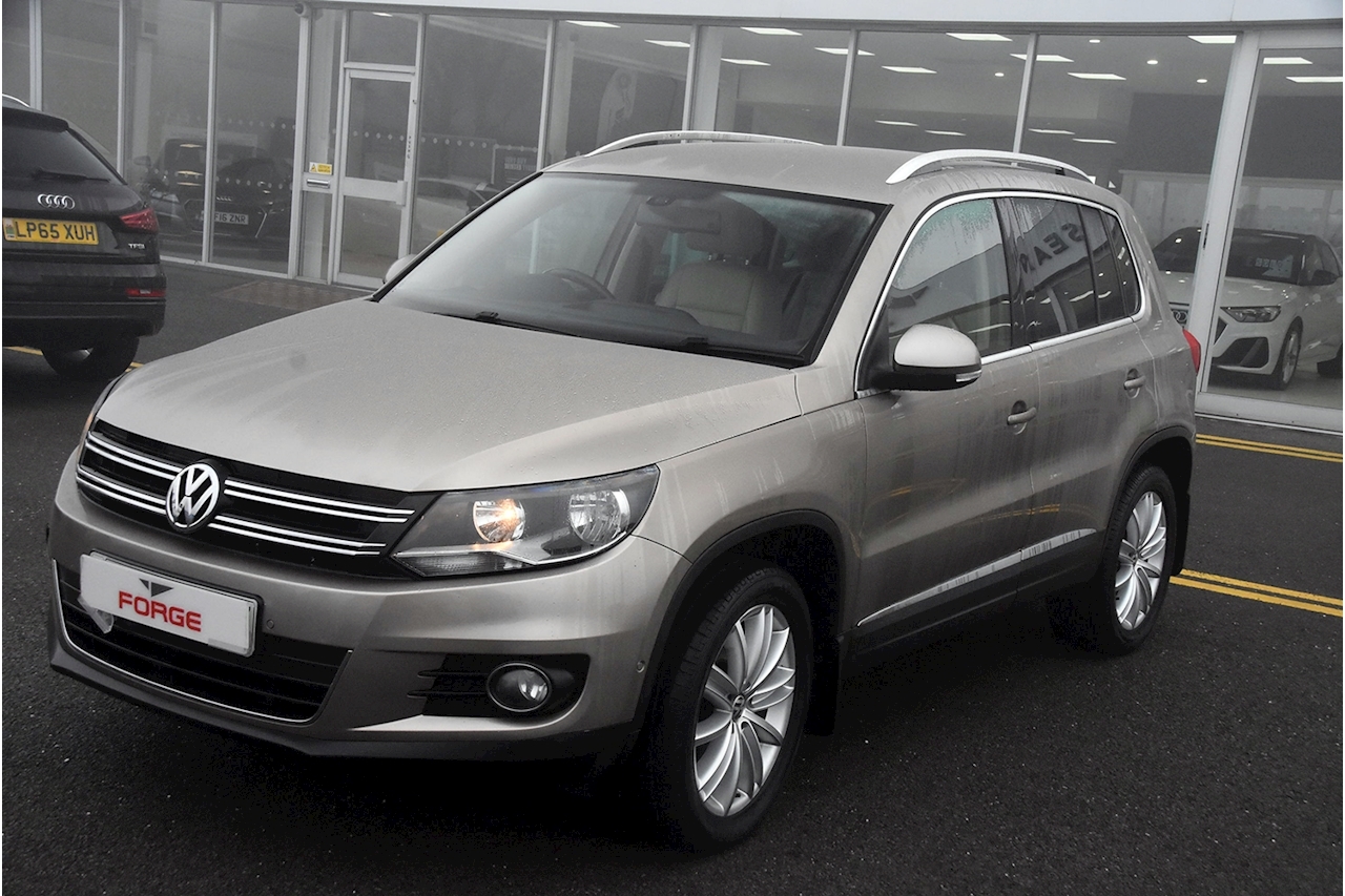 Used 2015 Volkswagen Tiguan Match Tdi Bluemotion Tech 4Motion Dsg For ...