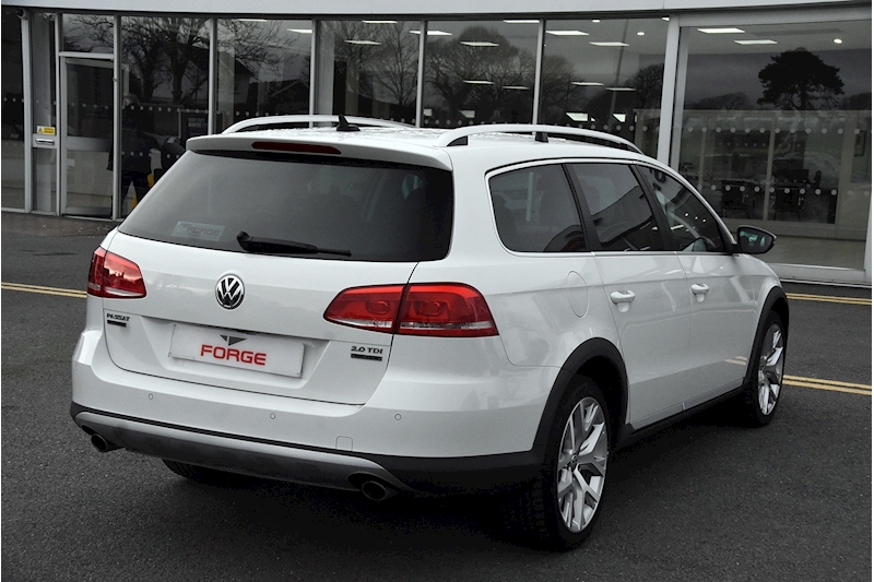 Volkswagen Passat Alltrack Tdi Bluemotion Tech 4Motion Dsg Estate 2.0 Semi Auto Diesel