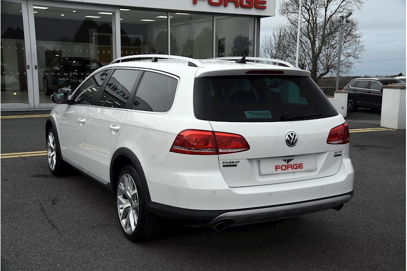 Volkswagen Passat Alltrack Tdi Bluemotion Tech 4Motion Dsg Estate 2.0 Semi Auto Diesel