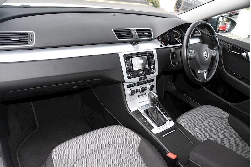 Volkswagen Passat Alltrack Tdi Bluemotion Tech 4Motion Dsg Estate 2.0 Semi Auto Diesel