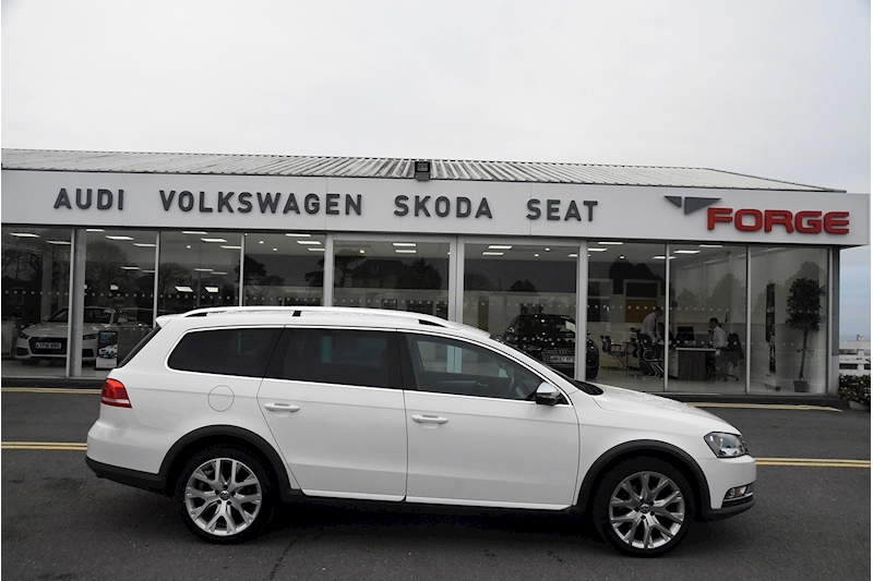 Volkswagen Passat Alltrack Tdi Bluemotion Tech 4Motion Dsg Estate 2.0 Semi Auto Diesel