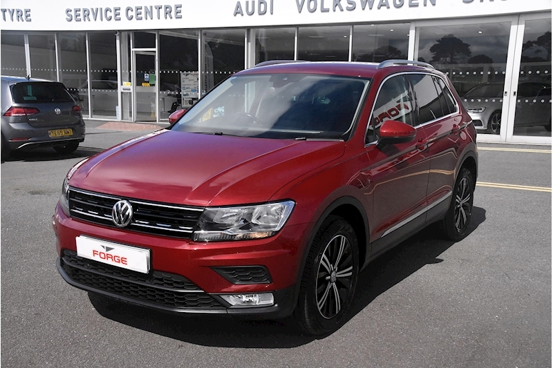 Volkswagen Tiguan SE Navigation 2 5dr SUV DSG Diesel