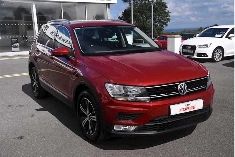 Volkswagen Tiguan SE Navigation 2 5dr SUV DSG Diesel