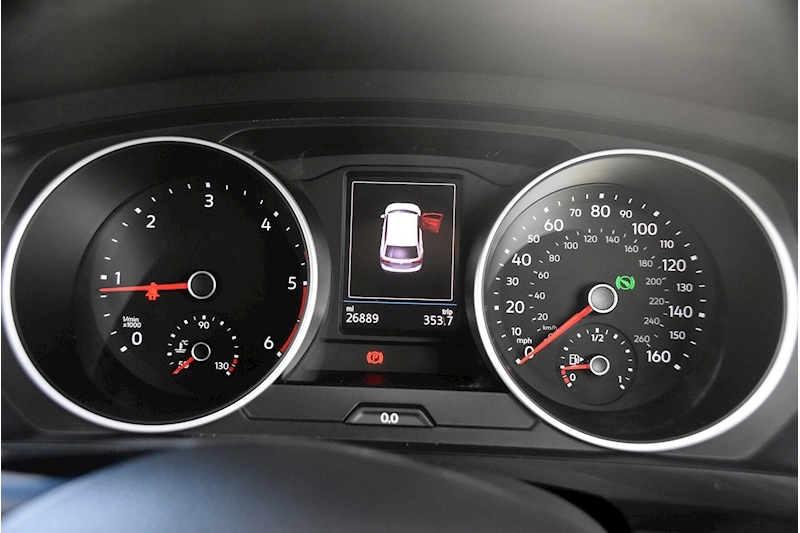 Volkswagen Tiguan SE Navigation 2 5dr SUV DSG Diesel