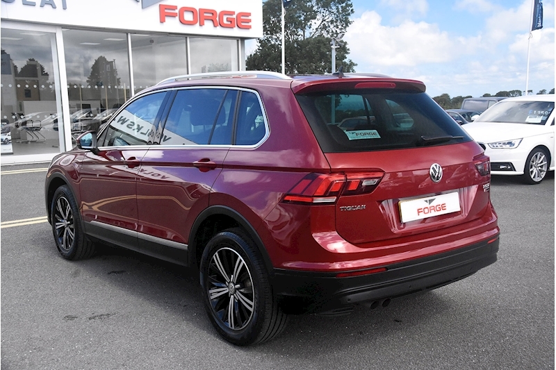 Volkswagen Tiguan SE Navigation 2 5dr SUV DSG Diesel
