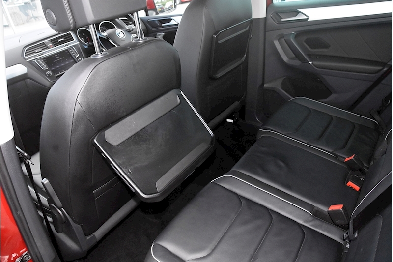 Volkswagen Tiguan SE Navigation 2 5dr SUV DSG Diesel