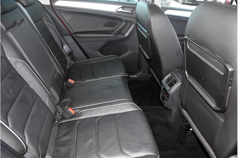 Volkswagen Tiguan SE Navigation 2 5dr SUV DSG Diesel