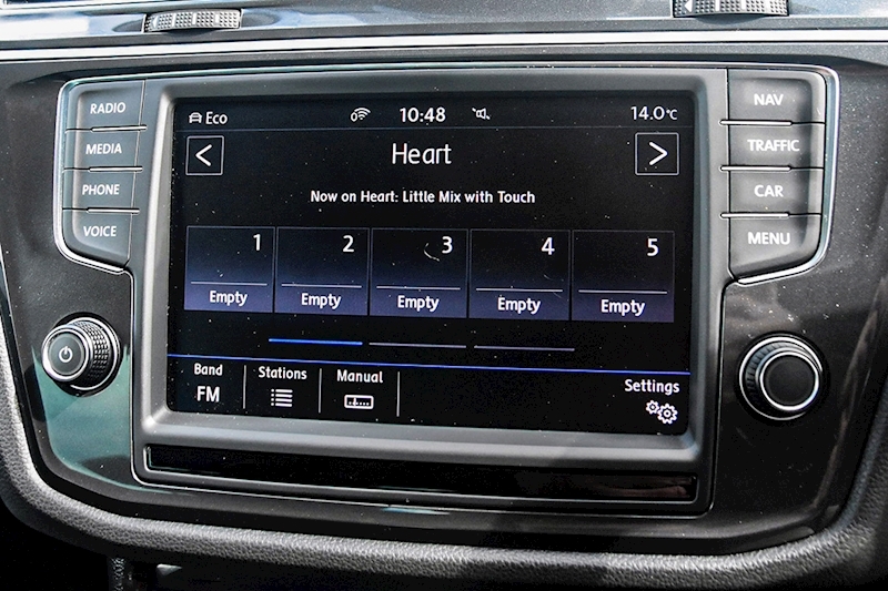 Volkswagen Tiguan SE Navigation 2 5dr SUV DSG Diesel