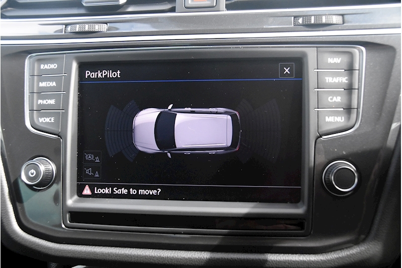 Volkswagen Tiguan SE Navigation 2 5dr SUV DSG Diesel