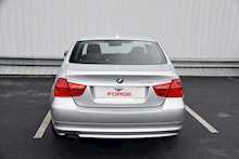10/10 BMW 320i SE BUSINESS EDITION Petrol 170ps Saloon 6 speed manual