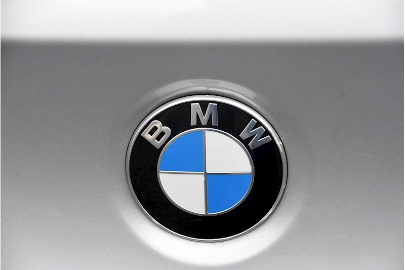 BMW 3 Series 320i SE Business Edition Saloon Saloon 2.0 Manual Petrol