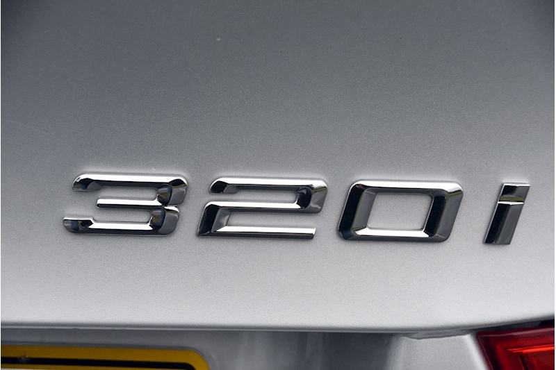 BMW 3 Series 320i SE Business Edition Saloon Saloon 2.0 Manual Petrol