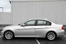 10/10 BMW 320i SE BUSINESS EDITION Petrol 170ps Saloon 6 speed manual