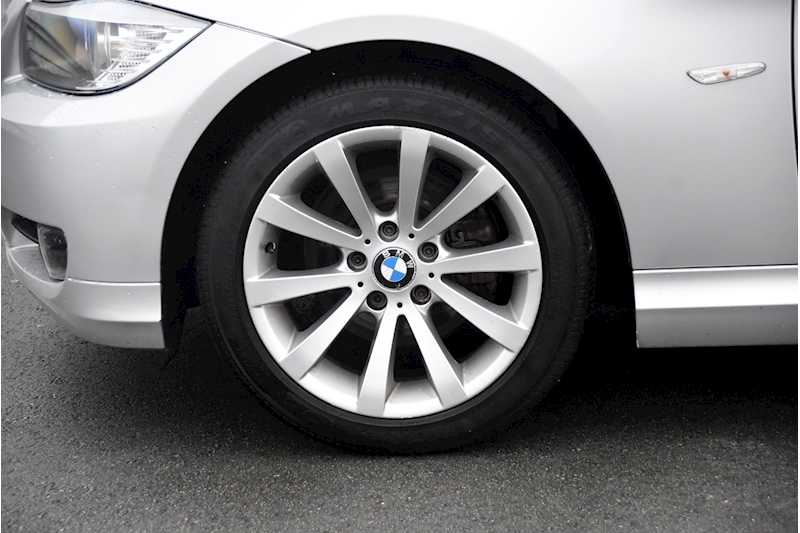 BMW 3 Series 320i SE Business Edition Saloon Saloon 2.0 Manual Petrol