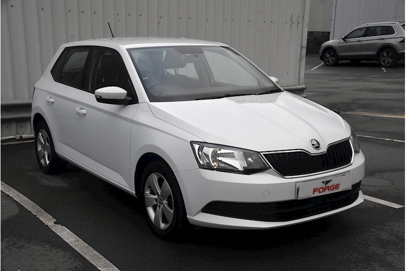SKODA 1.2 TSI SE Hatchback 5dr Petrol DSG (s/s) (110 ps)