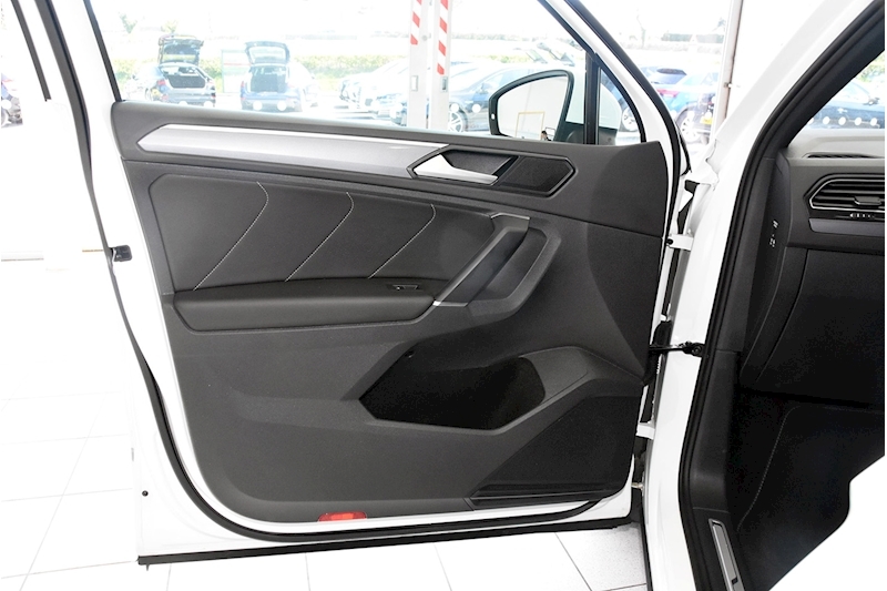 Volkswagen 2.0 TDI R-Line SUV 5dr Diesel DSG 4Motion (s/s) (190 ps)