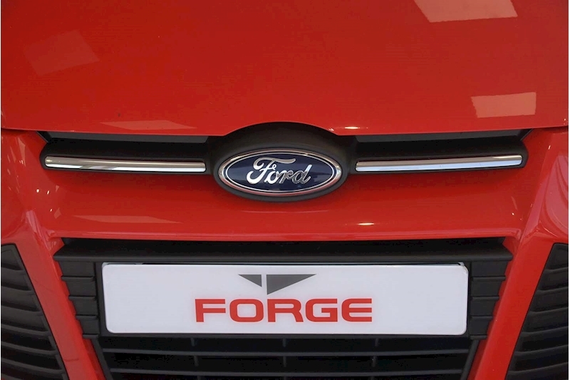 Ford Focus TDCi Zetec Navigator Navigator Hatchback 1.6 Manual Diesel