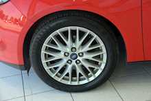 14/64 Ford Focus TDCi Zetec Navigator Navigator Hatchback 1.6 Manual Diesel 5 dr