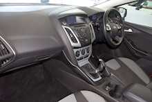 14/64 Ford Focus TDCi Zetec Navigator Navigator Hatchback 1.6 Manual Diesel 5 dr