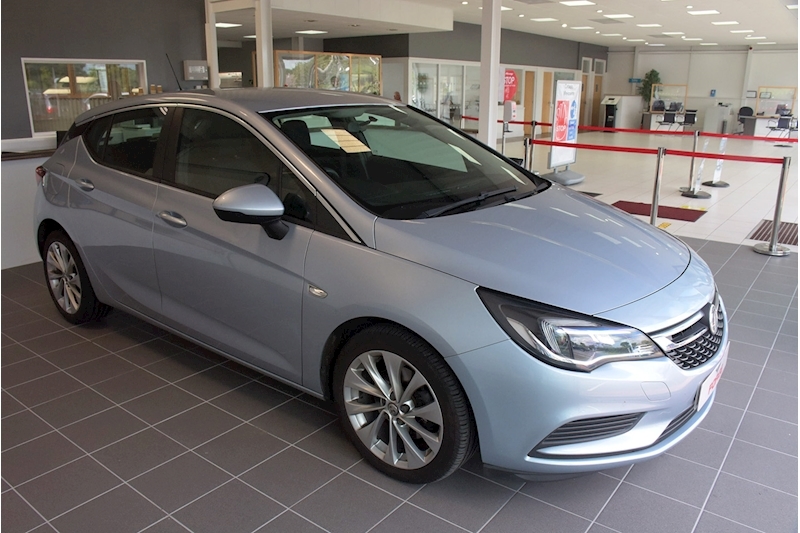 Vauxhall Astra CDTi BlueInjection Design Hatchback 1.6 Manual Diesel