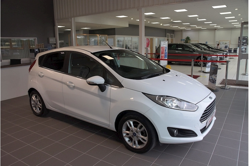 Ford 1.5 TDCi Zetec Hatchback 5dr Diesel Manual (98 g/km, 74 bhp)