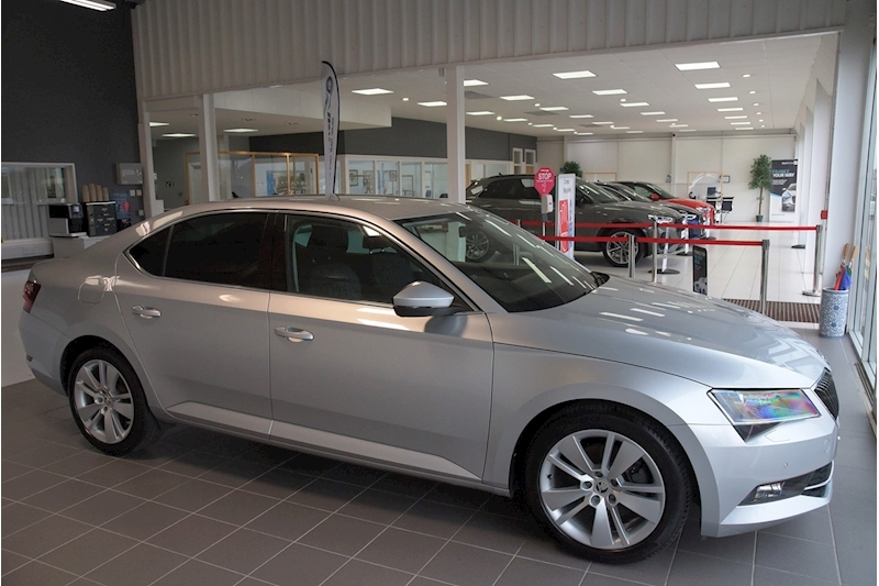 SKODA 2.0 TDI SE L Executive Hatchback 5dr Diesel Manual (s/s) (150 ps)