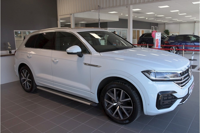 Volkswagen 3.0 TDI V6 R-Line SUV 5dr Diesel Tiptronic 4Motion Euro 6 (s/s) (286 ps)