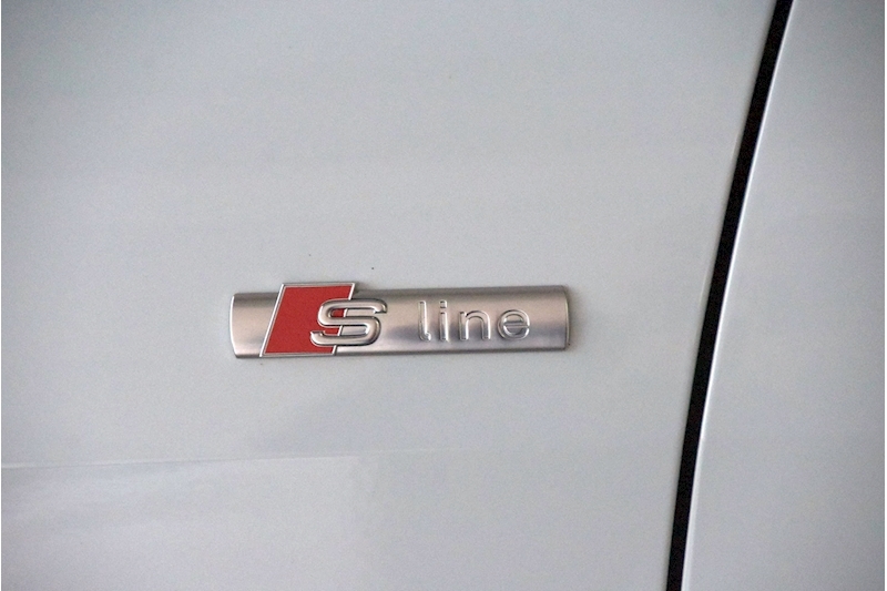 Audi 50 Vorsprung SUV 5dr Electric Auto quattro 82kWh (299 ps)