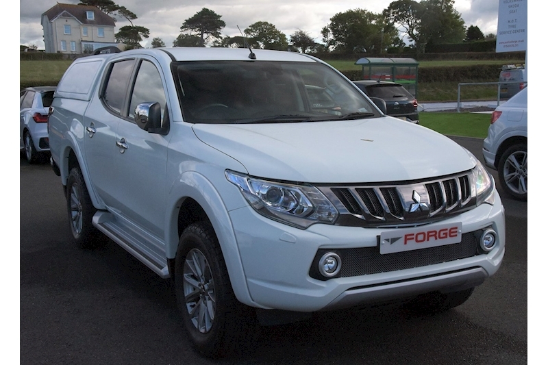 Mitsubishi DI-D DC Barbarian Pickup 2.4 Manual Diesel