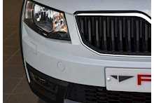 15/15 SKODA Octavia TDI Scout Estate 5dr Diesel