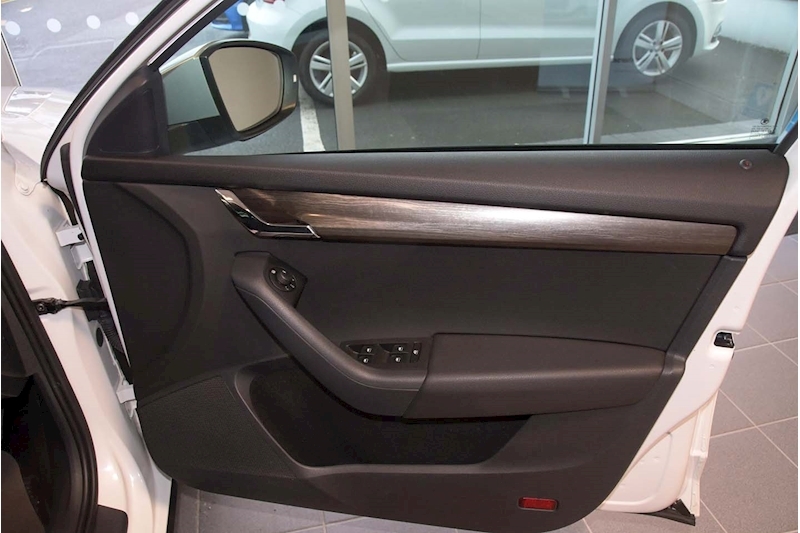 SKODA 2.0 TDI Scout Estate 5dr Diesel Manual 4WD Euro 6 (s/s) (150 ps)