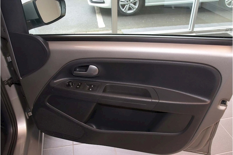 Volkswagen 1.0 High up! Hatchback 5dr Petrol Manual Euro 6 (s/s) (75 ps)