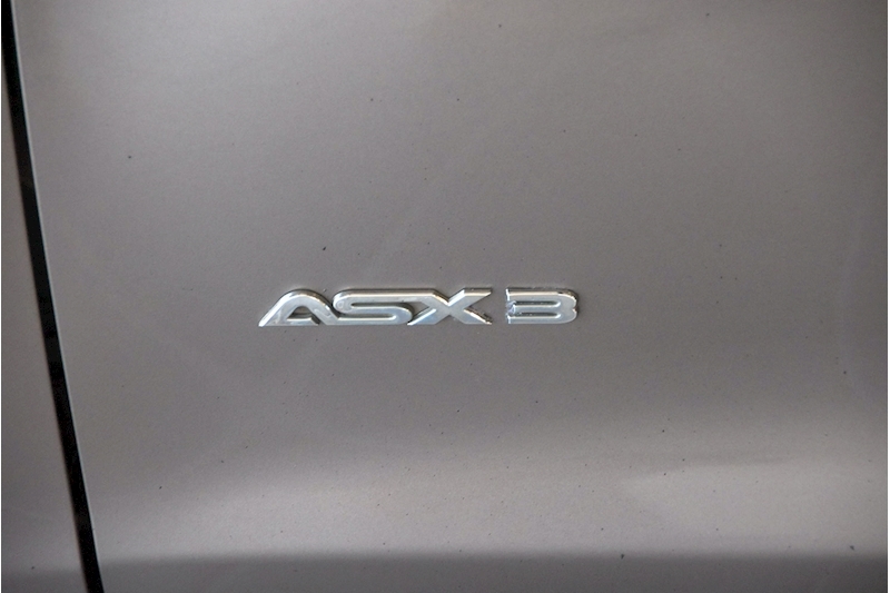 Mitsubishi D 3 SUV 1.8 Manual Diesel