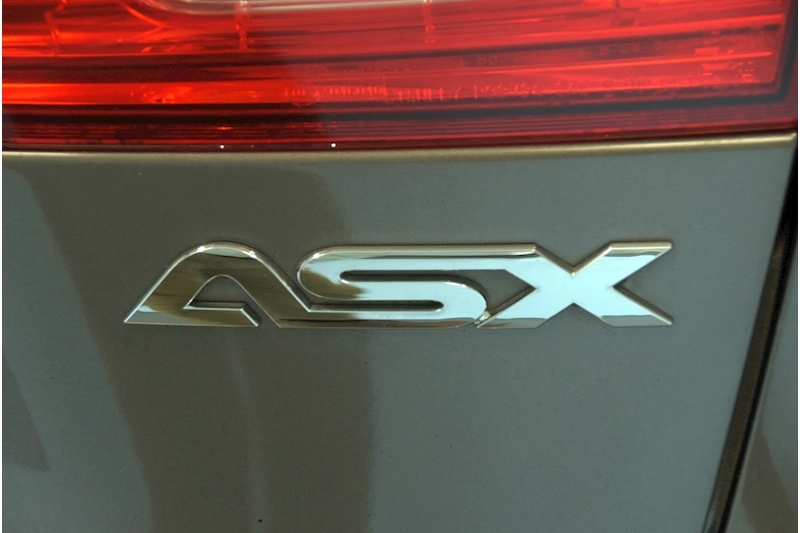 Mitsubishi D 3 SUV 1.8 Manual Diesel