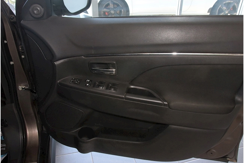Mitsubishi D 3 SUV 1.8 Manual Diesel