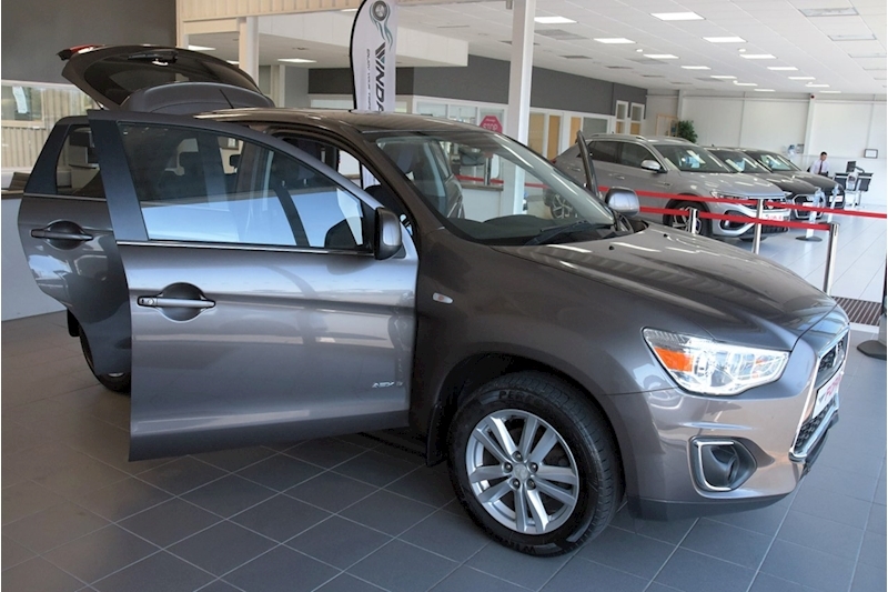 Mitsubishi D 3 SUV 1.8 Manual Diesel