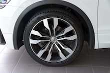 17/67 Volkswagen Tiguan 2.0 TDI R-Line SUV 5dr Diesel DSG 4Motion (150 ps)
