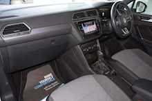 17/67 Volkswagen Tiguan 2.0 TDI R-Line SUV 5dr Diesel DSG 4Motion (150 ps)