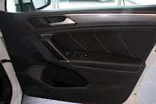 17/67 Volkswagen Tiguan 2.0 TDI R-Line SUV 5dr Diesel DSG 4Motion (150 ps)