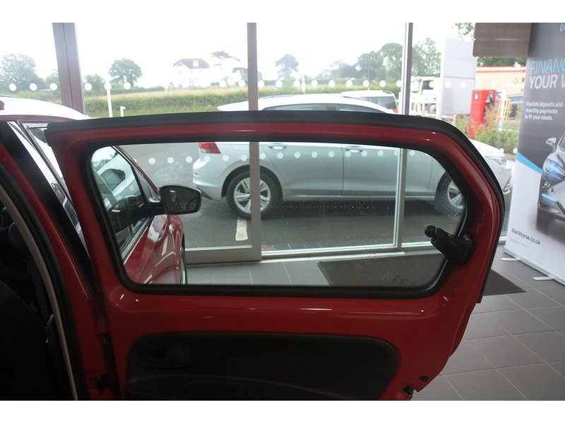 SKODA 1.0 MPI GreenTech SE Hatchback 5dr Petrol Manual Euro 6 (s/s) (60 ps)