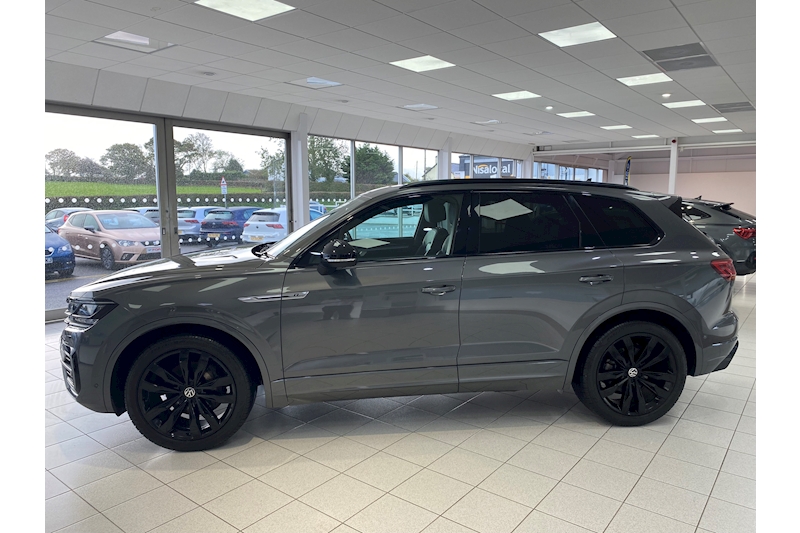 Volkswagen 3.0 TDI V6 Black Edition SUV 5dr Diesel Tiptronic 4Motion Euro 6 (s/s) (286 ps)