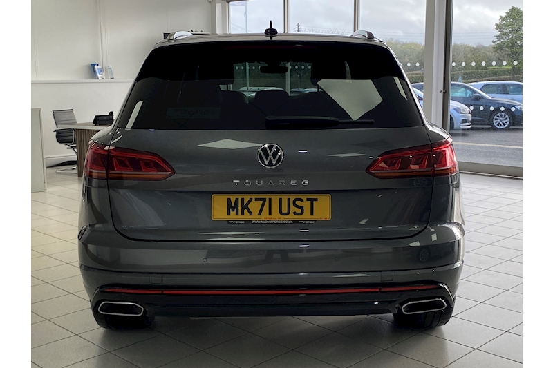 Volkswagen 3.0 TDI V6 Black Edition SUV 5dr Diesel Tiptronic 4Motion Euro 6 (s/s) (286 ps)