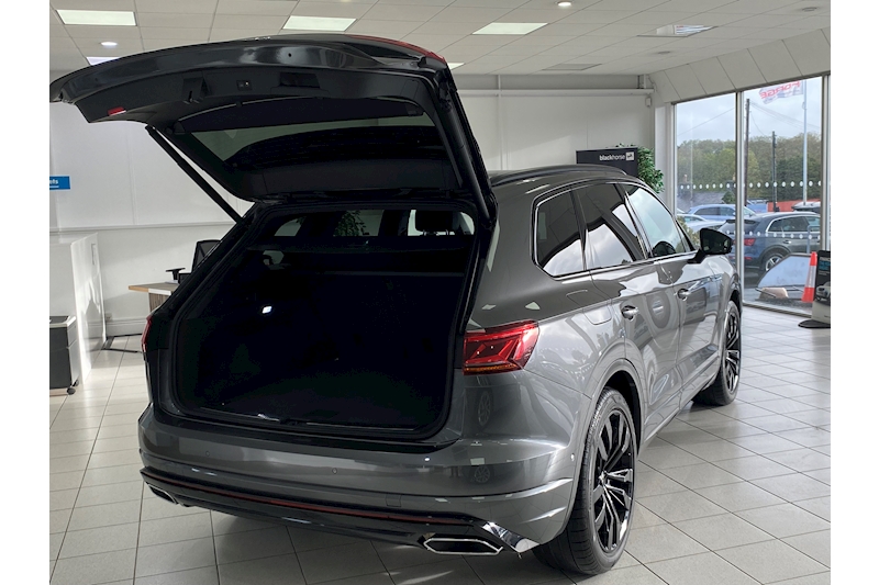 Volkswagen 3.0 TDI V6 Black Edition SUV 5dr Diesel Tiptronic 4Motion Euro 6 (s/s) (286 ps)