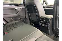 21/71 Volkswagen Touareg 3.0 TDI V6 282 Black Edition
