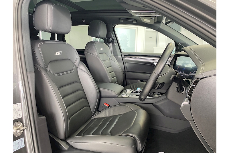 Volkswagen 3.0 TDI V6 Black Edition SUV 5dr Diesel Tiptronic 4Motion Euro 6 (s/s) (286 ps)