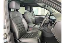 21/71 Volkswagen Touareg 3.0 TDI V6 282 Black Edition