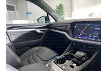 21/71 Volkswagen Touareg 3.0 TDI V6 282 Black Edition