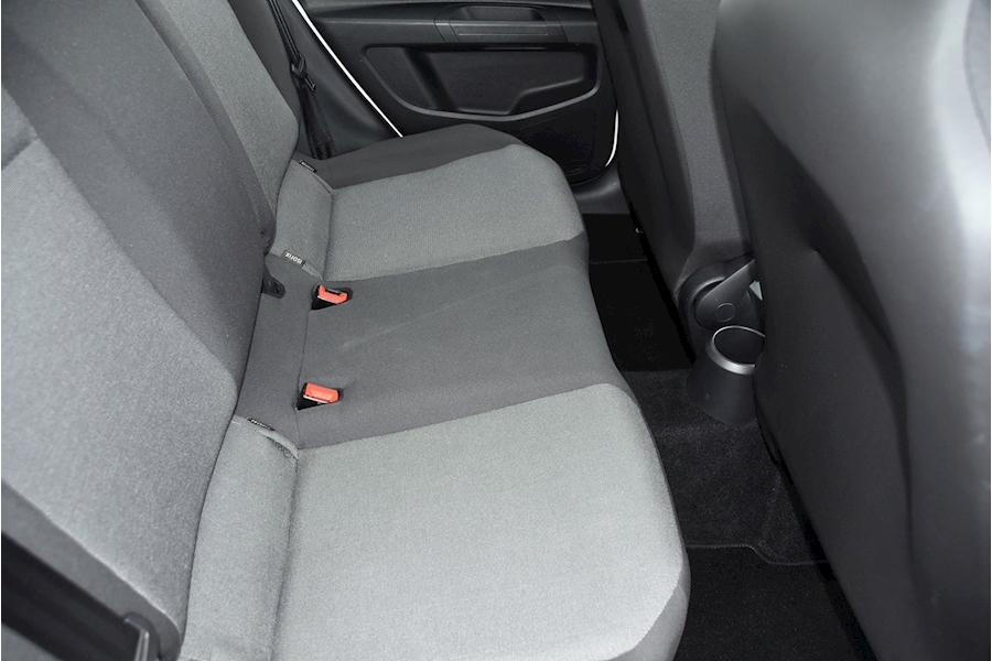 Volkswagen Up Move Up Hatchback 1.0 Manual Petrol