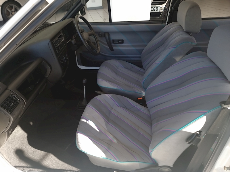 Volkswagen Polo +COLLECTORS+Coupe Fox Coupe 1.0 Manual Petrol